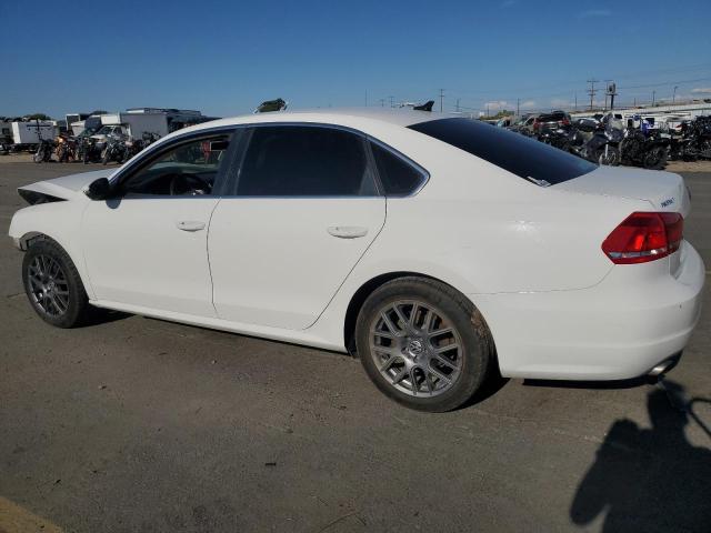 1VWBP7A39CC036128 - 2012 VOLKSWAGEN PASSAT SE Weiß Foto 2