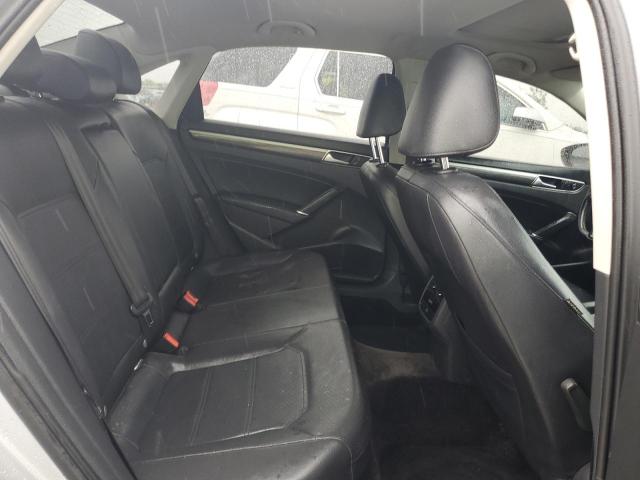 1VWBT7A30GC011555 - 2016 VOLKSWAGEN PASSAT SE 银色 照片 10