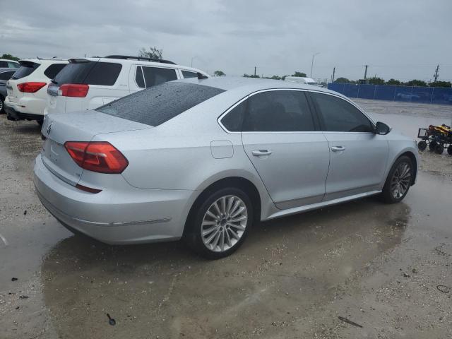 1VWBT7A30GC011555 - 2016 VOLKSWAGEN PASSAT SE 银色 照片 3