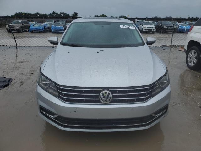 1VWBT7A30GC011555 - 2016 VOLKSWAGEN PASSAT SE 银色 照片 5