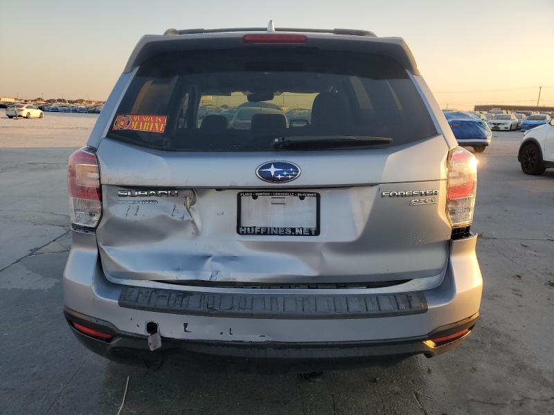 JF2SJADC5HH512965 - 2017 SUBARU FORESTER 2.5I PREMIUM SILVER photo 6