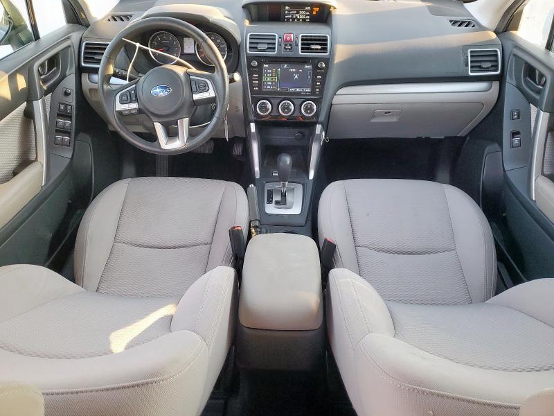 JF2SJADC5HH512965 - 2017 SUBARU FORESTER 2.5I PREMIUM SILVER photo 8