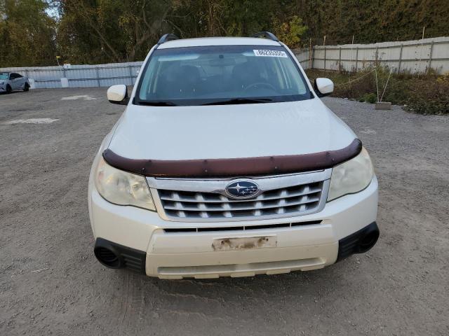 JF2SHCBC6BH761308 - 2011 SUBARU FORESTER 2.5X Blanc photo 5