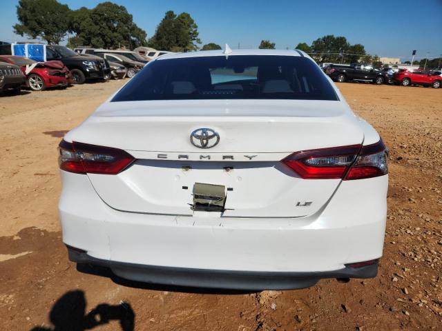 4T1C11AK4MU556774 - 2021 TOYOTA CAMRY LE WHITE photo 6