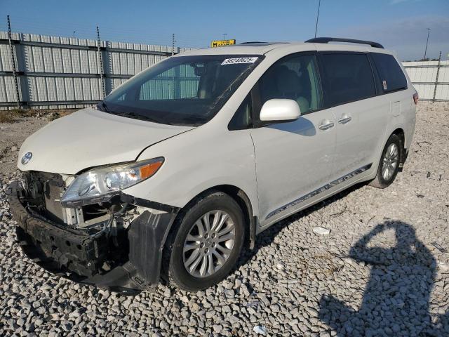 2016 TOYOTA SIENNA XLE, 