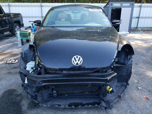 3VWJX7AT2DM638283 - 2013 VOLKSWAGEN BEETLE BLACK photo 5
