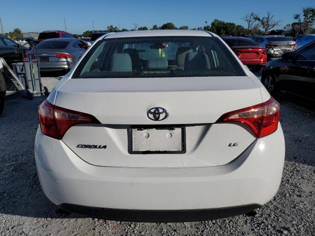 2T1BURHEXJC041955 - 2018 TOYOTA COROLLA L WHITE photo 6