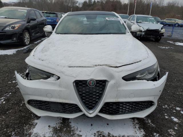 ZARFAEDN7J7572868 - 2018 ALFA ROMEO GIULIA Q4 თეთრი ფოტო 5