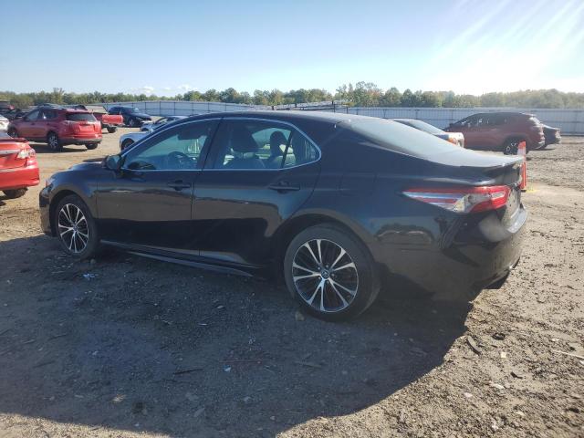 4T1B11HKXJU578825 - 2018 TOYOTA CAMRY SE L BLACK photo 2