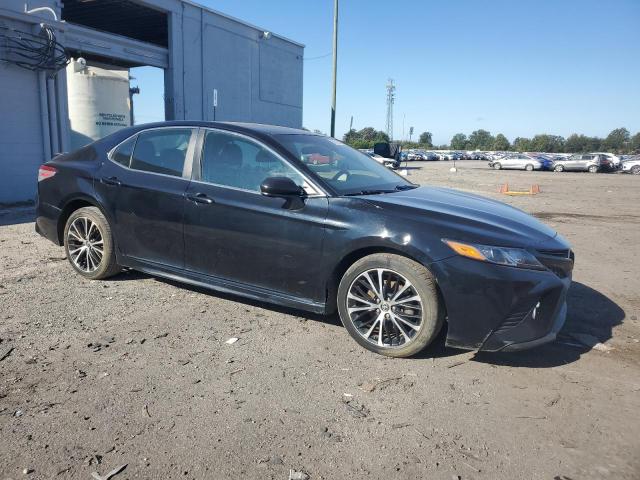 4T1B11HKXJU578825 - 2018 TOYOTA CAMRY SE L BLACK photo 4