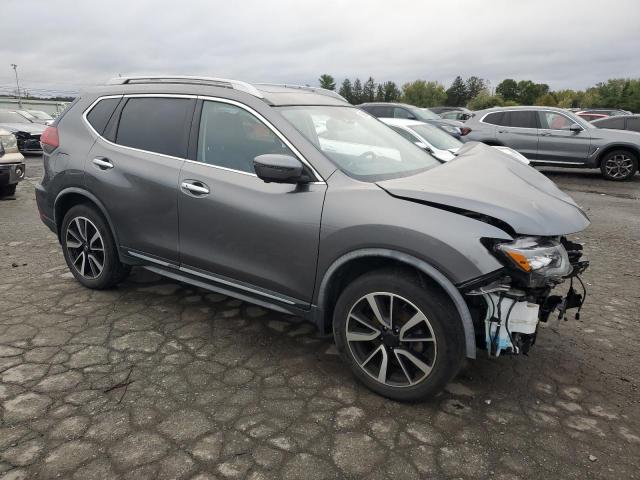 JN8AT2MVXJW328400 - 2018 NISSAN ROGUE S GRAY photo 4