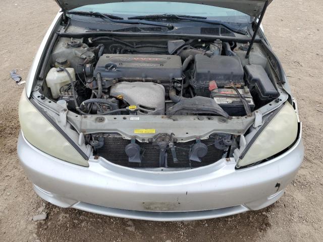 4T1BE32K05U070426 - 2005 TOYOTA CAMRY LE SILVER photo 11