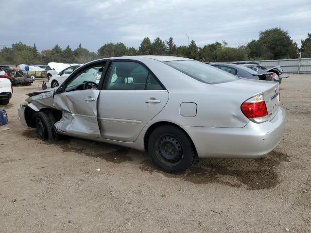 4T1BE32K05U070426 - 2005 TOYOTA CAMRY LE SILVER photo 2