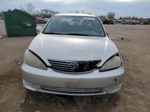 4T1BE32K05U070426 - 2005 TOYOTA CAMRY LE SILVER photo 5