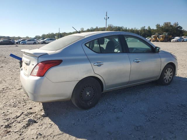 3N1CN7AP6JK414335 - 2018 NISSAN VERSA S SILVER photo 3