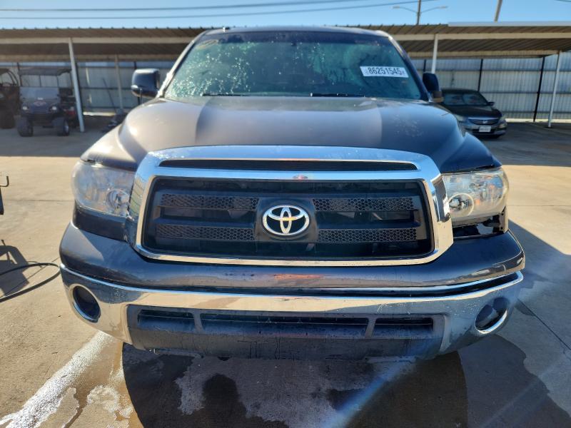 5TFRM5F16CX045481 - 2012 TOYOTA TUNDRA DOUBLE CAB SR5 GRAY photo 5