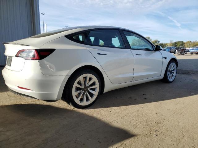5YJ3E1EA2NF370512 - 2022 TESLA MODEL 3 WHITE photo 3