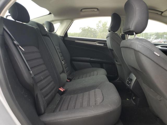 3FA6P0LU9KR206687 - 2019 FORD FUSION SE Silber Foto 10