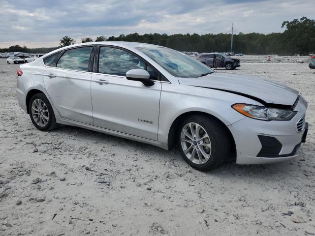3FA6P0LU9KR206687 - 2019 FORD FUSION SE Silber Foto 4