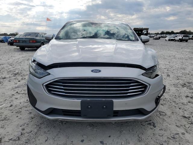 3FA6P0LU9KR206687 - 2019 FORD FUSION SE Silber Foto 5