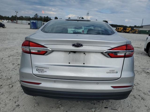 3FA6P0LU9KR206687 - 2019 FORD FUSION SE Silber Foto 6