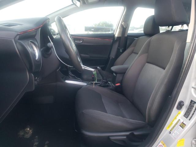 5YFBURHE9KP937990 - 2019 TOYOTA COROLLA L 银色 照片 10