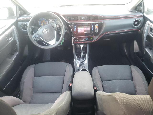 5YFBURHE9KP937990 - 2019 TOYOTA COROLLA L 银色 照片 12