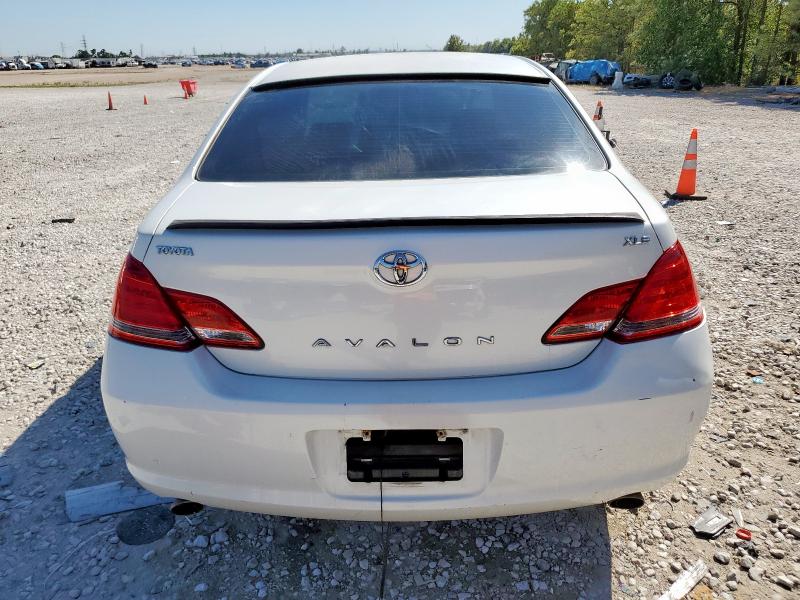 4T1BK36B25U045157 - 2005 TOYOTA AVALON XL 白色 照片 6