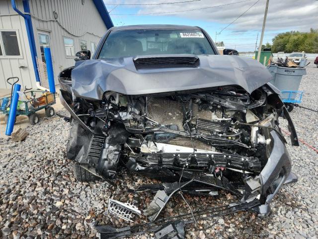 3TMCZ5AN4HM085279 - 2017 TOYOTA TACOMA DOUBLE CAB ნაცრისფერი ფოტო 5
