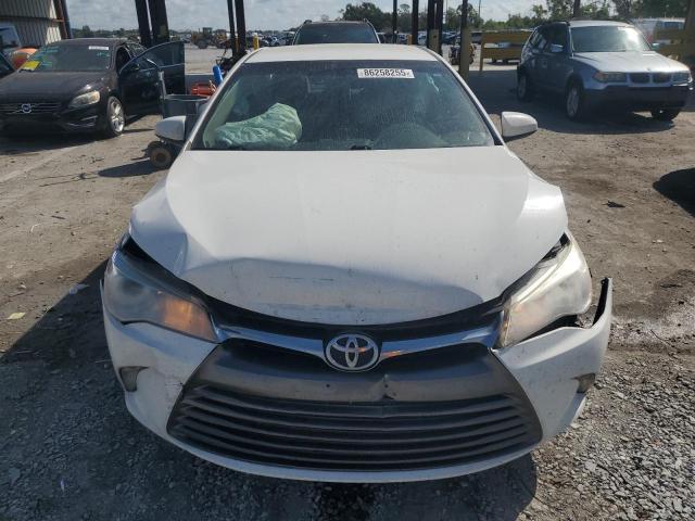 4T1BF1FK9HU736473 - 2017 TOYOTA CAMRY LE WHITE photo 5