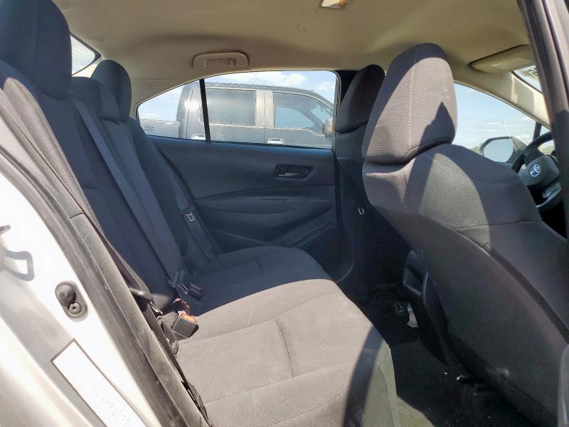 5YFEPMAE8NP363436 - 2022 TOYOTA COROLLA LE 银色 照片 10