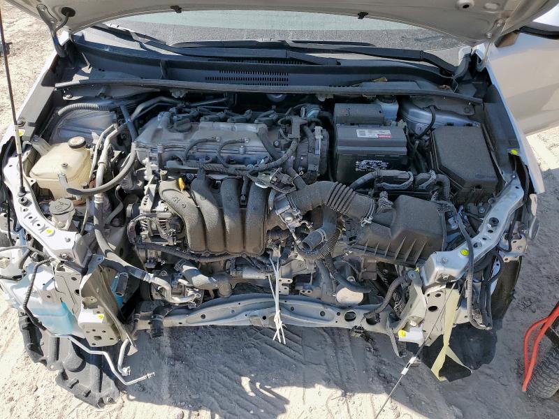 5YFEPMAE8NP363436 - 2022 TOYOTA COROLLA LE 银色 照片 11