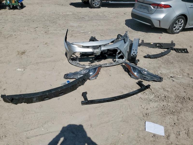 5YFEPMAE8NP363436 - 2022 TOYOTA COROLLA LE 银色 照片 12