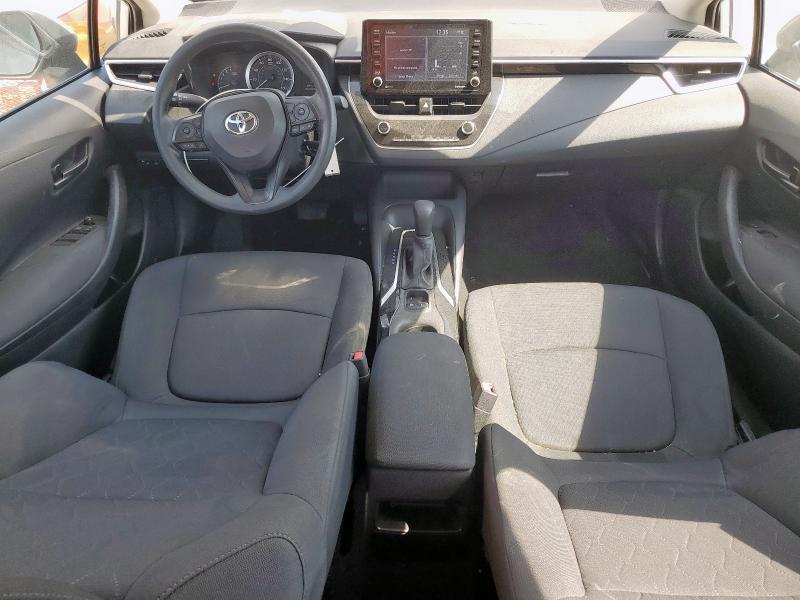 5YFEPMAE8NP363436 - 2022 TOYOTA COROLLA LE 银色 照片 8