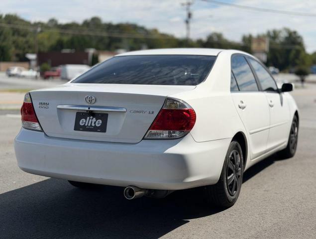 4T1BE30K45U543392 - 2005 TOYOTA CAMRY LE 白色 照片 4
