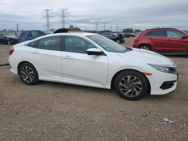 19XFC2F72JE021197 - 2018 HONDA CIVIC EX WHITE photo 4