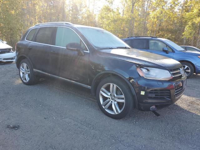 WVGEF9BP5ED014720 - 2014 VOLKSWAGEN TOUAREG V6 BLACK photo 4