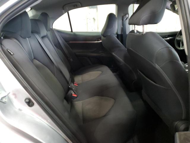 4T1C11AKXNU666942 - 2022 TOYOTA CAMRY LE SILVER photo 10