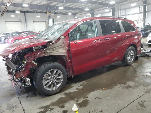 2022 TOYOTA SIENNA XLE, 