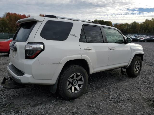 JTEBU5JR0H5432833 - 2017 TOYOTA 4RUNNER SR5/SR5 PREMIUM أبيض صورة 3