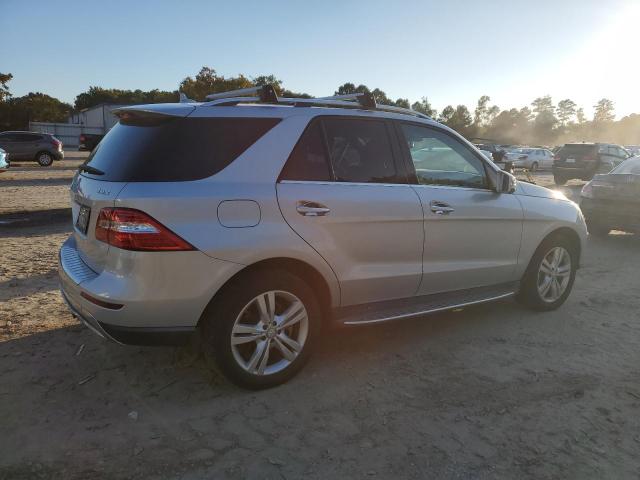 4JGDA5HB6FA457931 - 2015 MERCEDES-BENZ ML 350 4MATIC SILVER photo 3