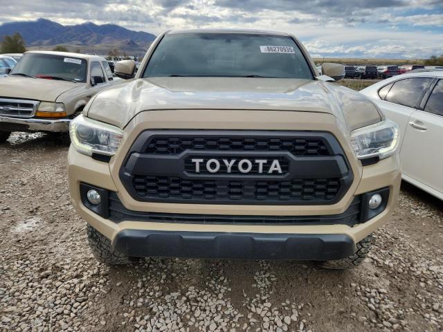 3TMDZ5BN1HM033868 - 2017 TOYOTA TACOMA DOUBLE CAB 棕色 照片 5