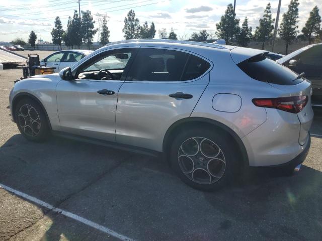 ZASFAKBN6J7B80502 - 2018 ALFA ROMEO STELVIO TI SILVER photo 2