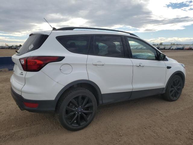 1FMCU9GD8KUA41501 - 2019 FORD ESCAPE SE WHITE photo 3