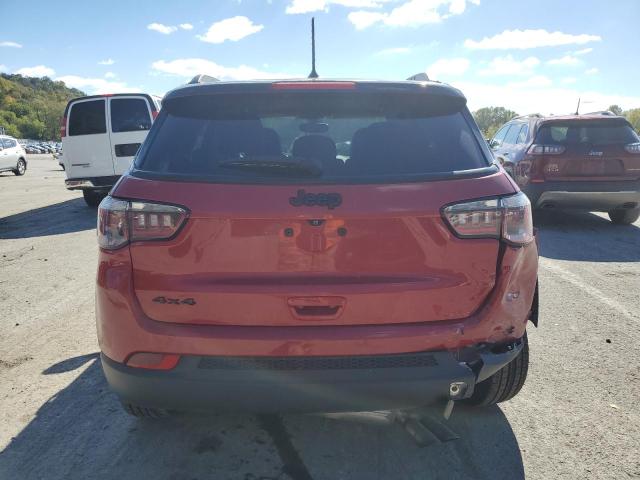 3C4NJDBB2JT299116 - 2018 JEEP COMPASS LATITUDE 红色 照片 6