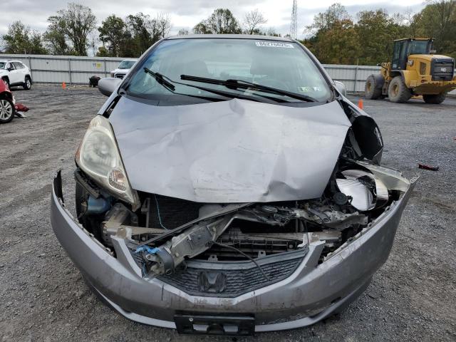 JHMGE8H4XAS027636 - 2010 HONDA FIT SPORT SILVER photo 5