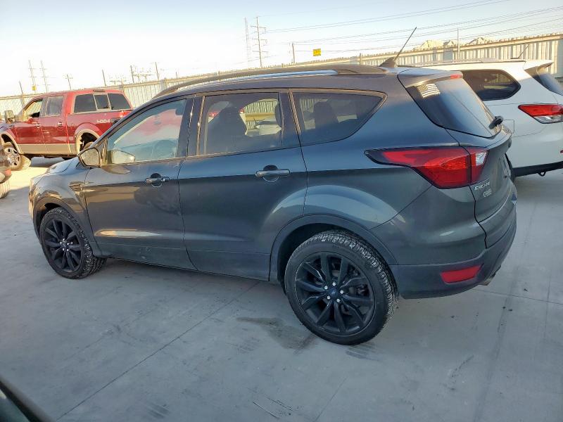 1FMCU0GD0KUB01363 - 2019 FORD ESCAPE SE ნაცრისფერი ფოტო 2