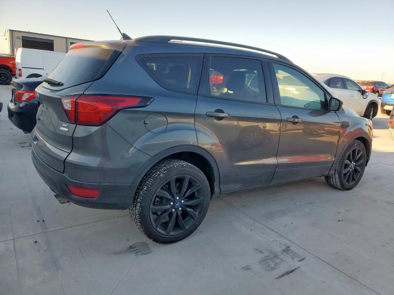 1FMCU0GD0KUB01363 - 2019 FORD ESCAPE SE ნაცრისფერი ფოტო 3