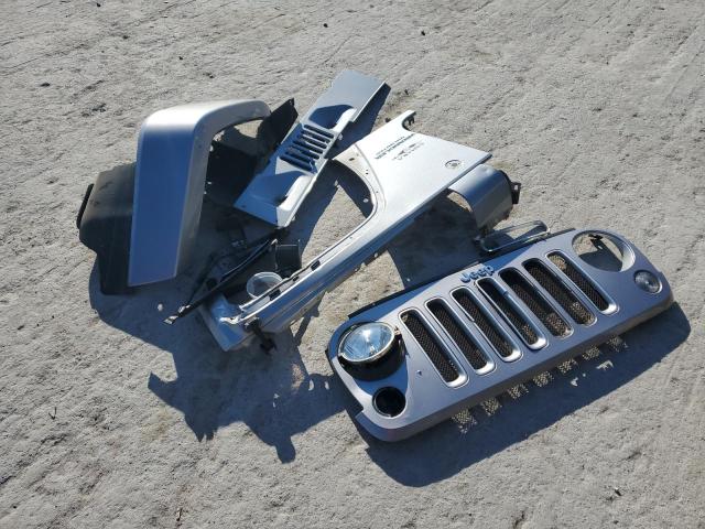 1C4HJWEG2GL178624 - 2016 JEEP WRANGLER U SAHARA Gümüş foto 13