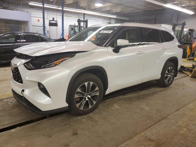 5TDGZRBH0NS560570 - 2022 TOYOTA HIGHLANDER XLE WHITE photo 1